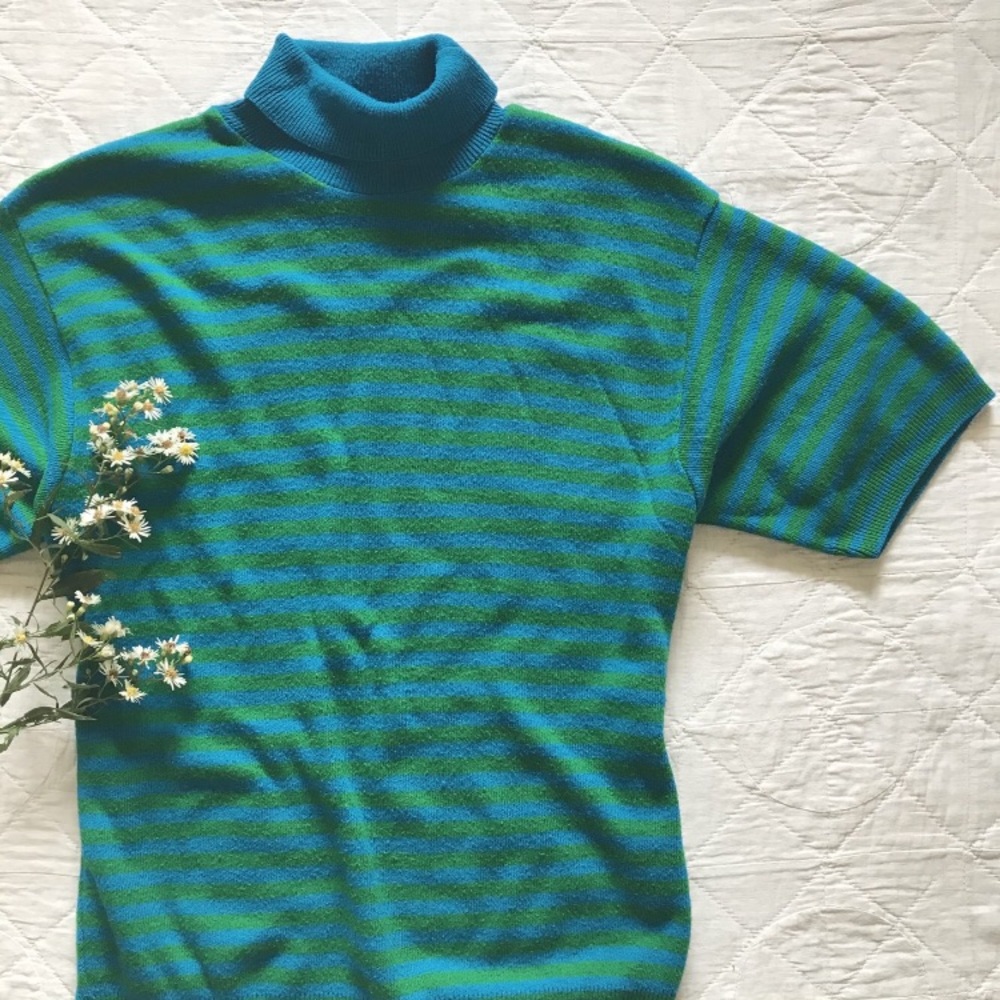 1950s Short Sleeved Striped Turtle Neck Sweater